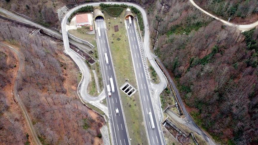 Bolu Dağı Tüneli İstanbul yönü 5 saat kapalı olacak! Sürücüler dikkat: 31 Ekim’e kadar trafik duracak! 2